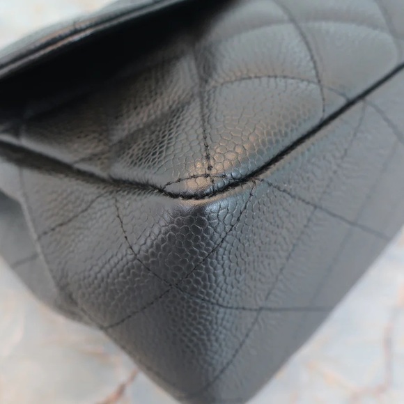 Authentic CHANEL JUMBO single flap black caviar leather shoulder bag - Picture 9 of 16